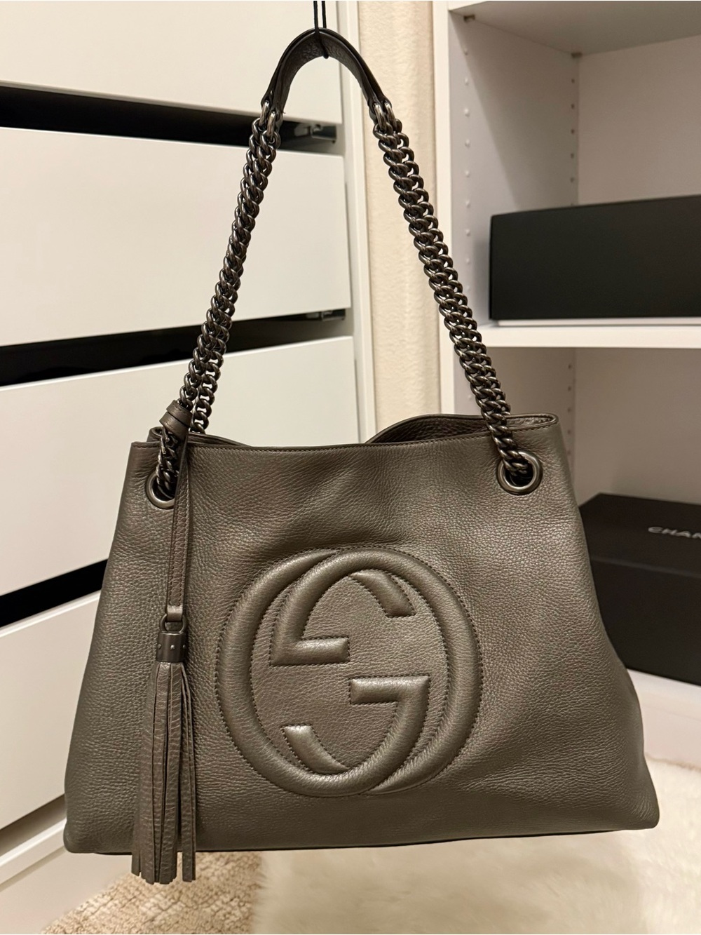 Authentic Gucci Soho chain shoulder bag Metallic leather with gunmetal hardware